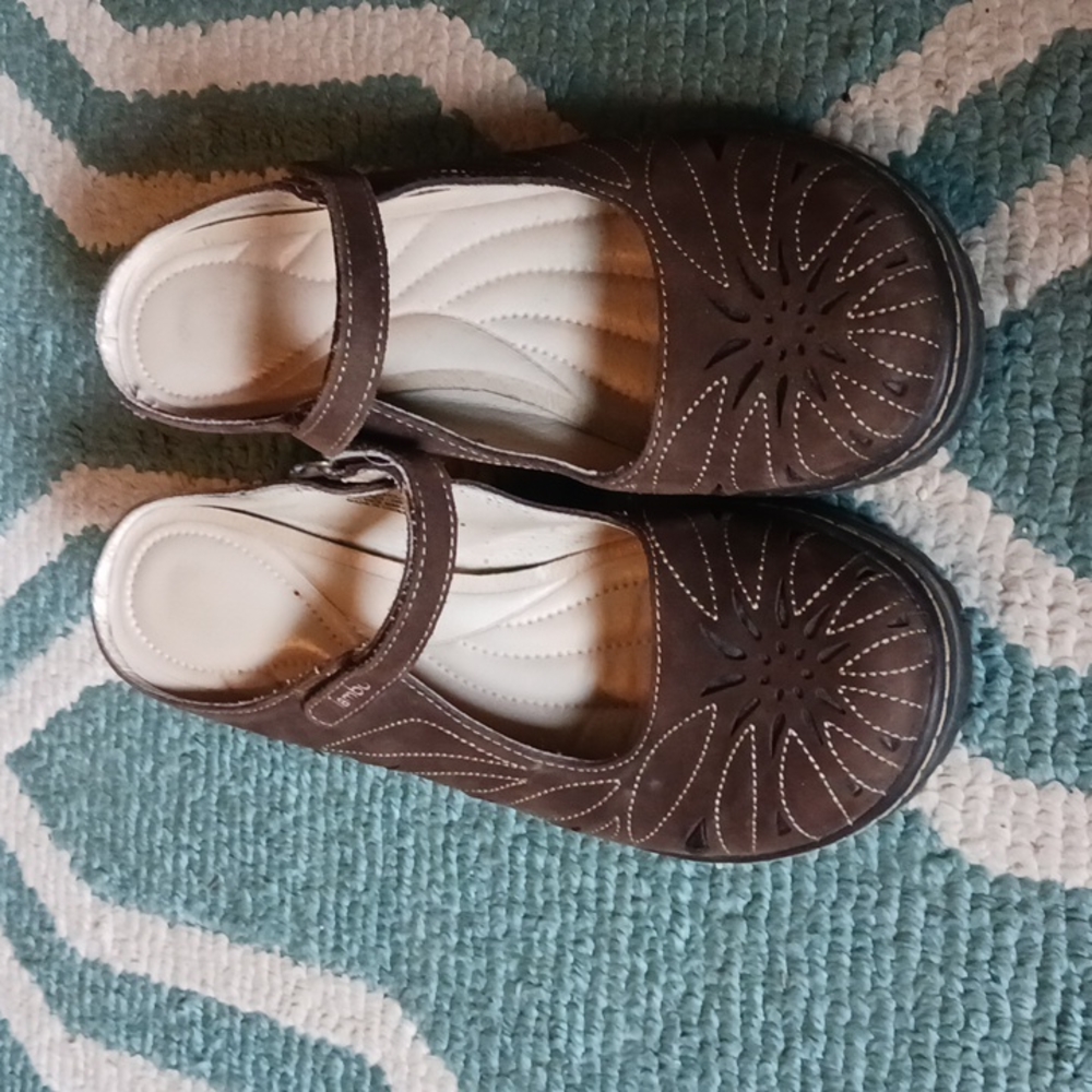 Brown leather Jambu mary jane mule
